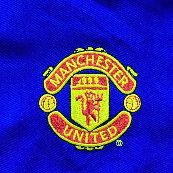 CLASSICSOCCERSHIRT.COM 2005 06 Manchester United Away Excellent S Nike 3