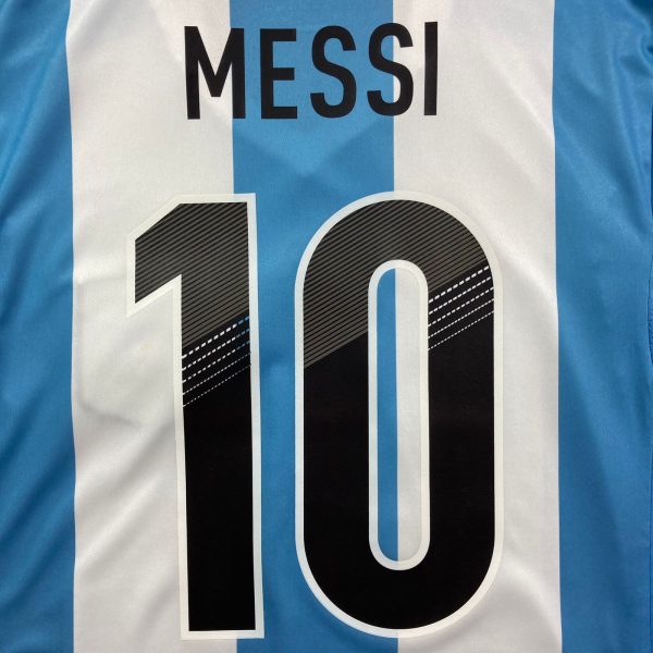 CLASSICSOCCERSHIRT.COM 2011 12 Argentina Home Messi Adidas V32111 S (4)