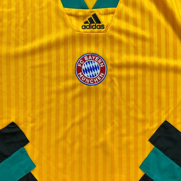 CLASSICSOCCERSHIRT.COM FC Bayern Icon Adidas HT8833 XS (2)